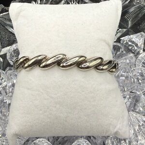 Women’s Silver Bracelet with closure loved a few times.
